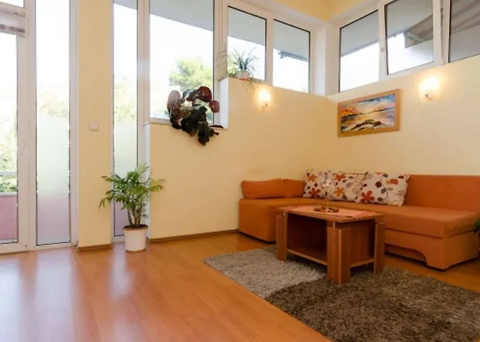 Family Apartment Maris *